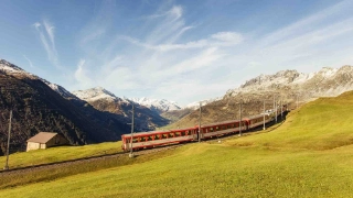 Matterhorn-Gotthard-Bahn in den Urner Bergen.